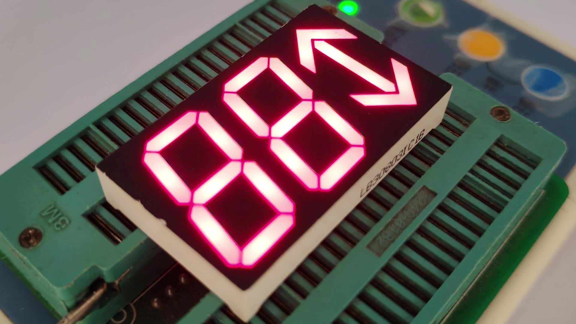 Asansör kat seviyesi için yüksek parlaklıkta kırmızı 7 segmentli + ok LED ekranı.