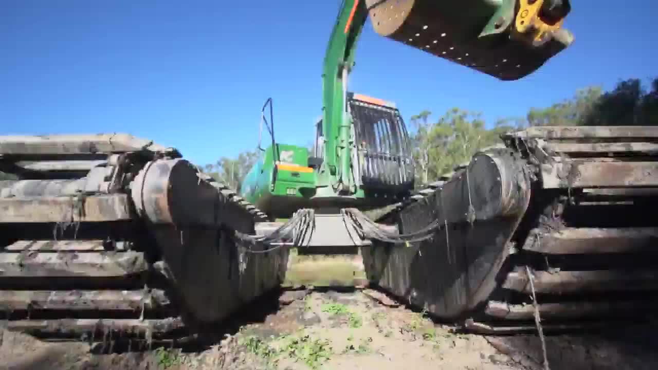 Heking Amphibious Excavator