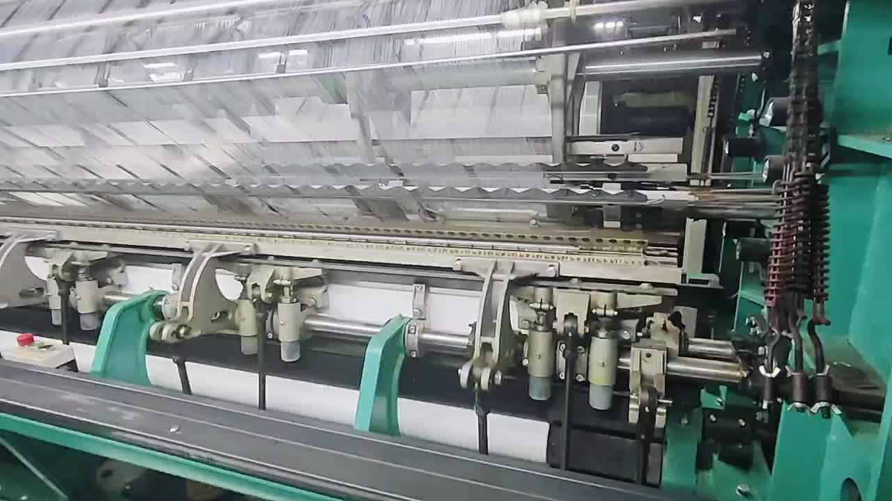 Video of polyester fiber thread weaving